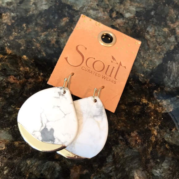 Scout Earrings - Picture 2 of 2